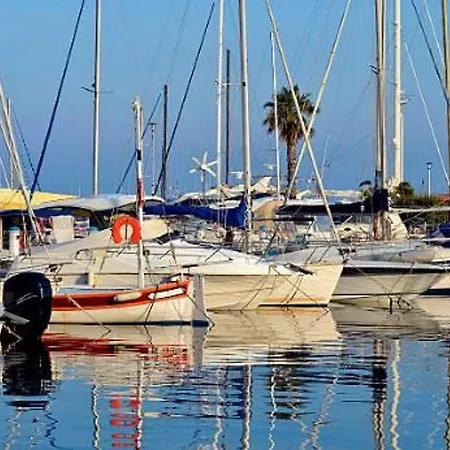 Calme Avec Coin Nuit, Terrasse Et Parking - Proche Et Commerces - Fr-1-251-420 公寓