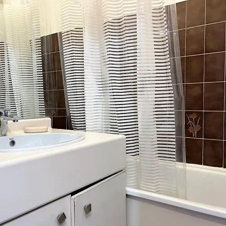 Apartment Calme Avec Coin Nuit, Terrasse Et Parking - Proche Et Commerces - Fr-1-251-420