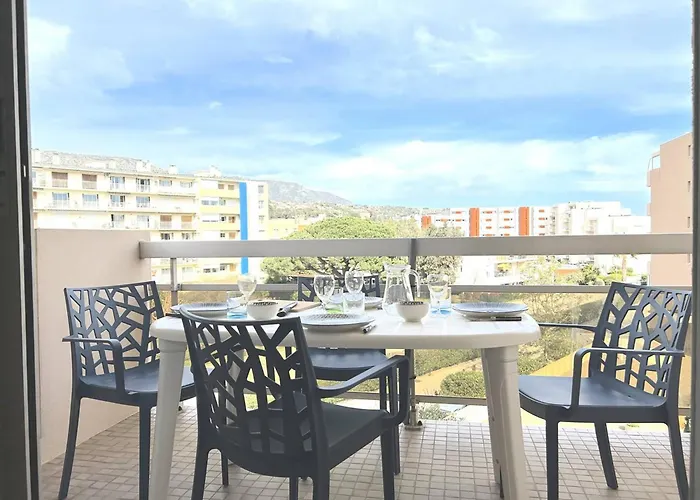 Apartmán Calme Avec Coin Nuit, Terrasse Et Parking - Proche Et Commerces - Fr-1-251-420 *