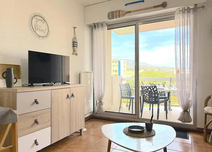 Calme Avec Coin Nuit, Terrasse Et Parking - Proche Et Commerces - Fr-1-251-420